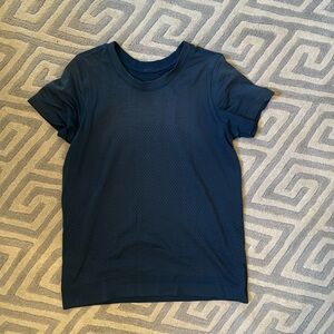 Lululemon short sleeve size 4
